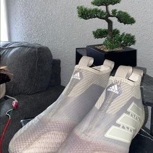 Ace 17+ Purecontrol FG. Size (8.5) . Perfect Condition (Like new) . Authentic.